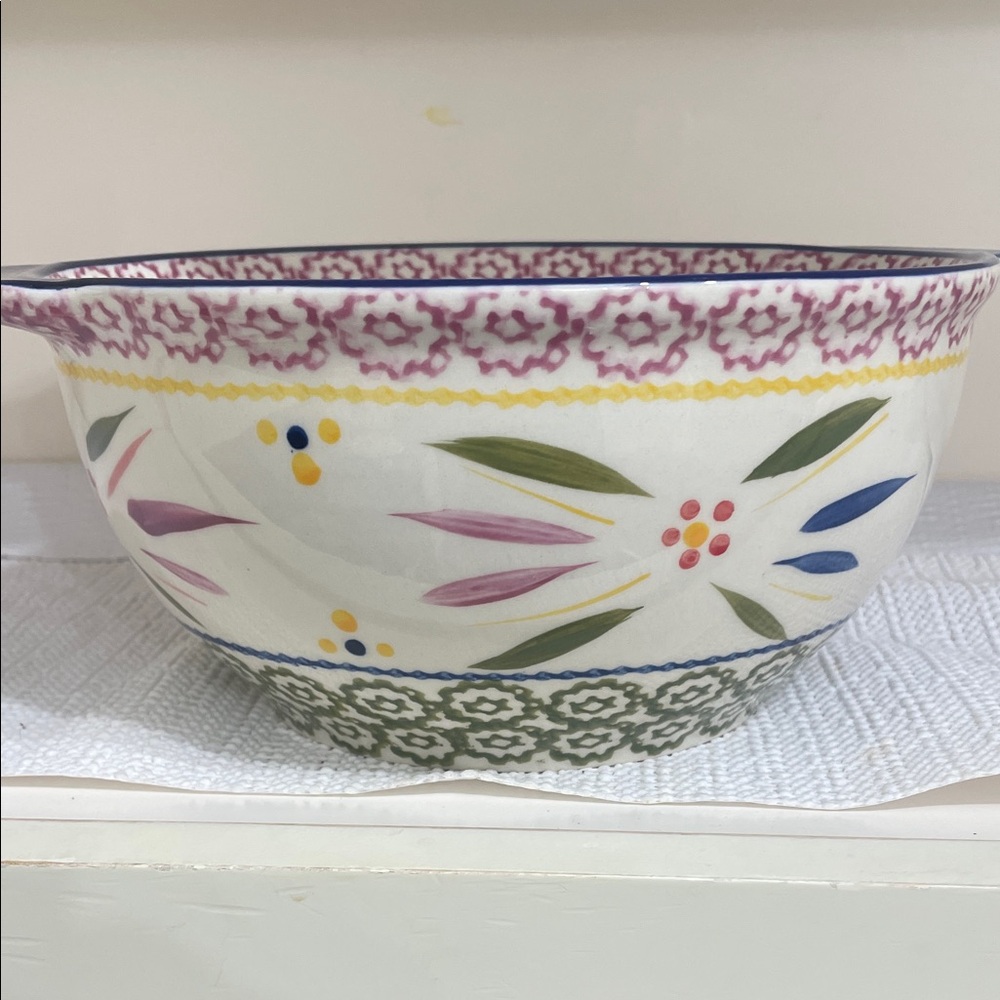 Temptation presentable ovenware.   Old world design  2 qt